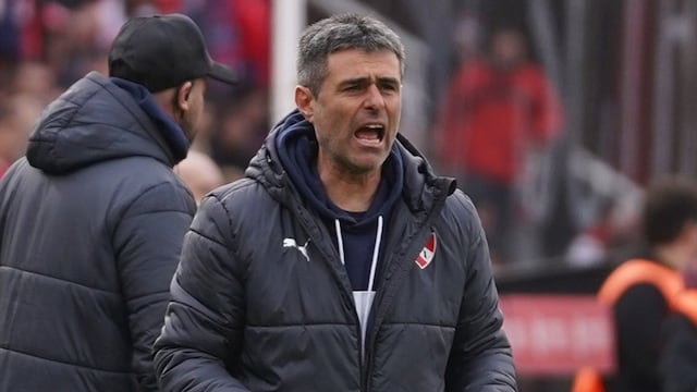El técnico de Independiente habló sobre el escándalo de los jugadores en el yate