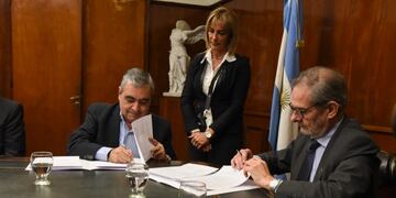 El desarrollo de un programa de energía solar será trabajado en conjunto por la UNT y la Municipalidad de San Miguel de Tucumán