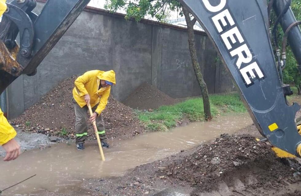 Cinco familias evacuada por la lluvia y más de 30 fueron asistidas por filtraciones en los techos