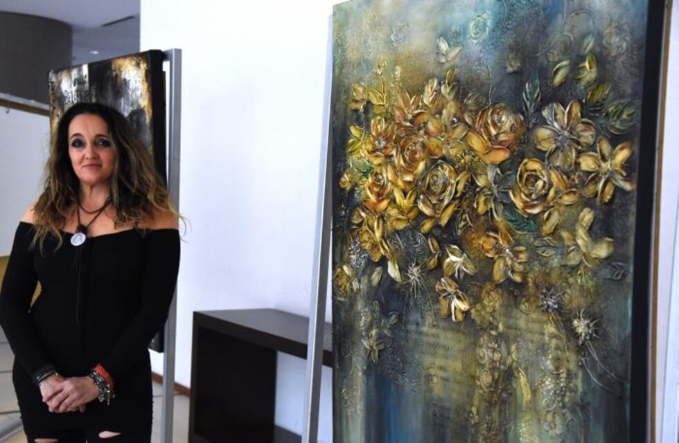 Las pinturas abstractas con relieve de la guaymallina Alejandra Pastor están listas para el ojo público