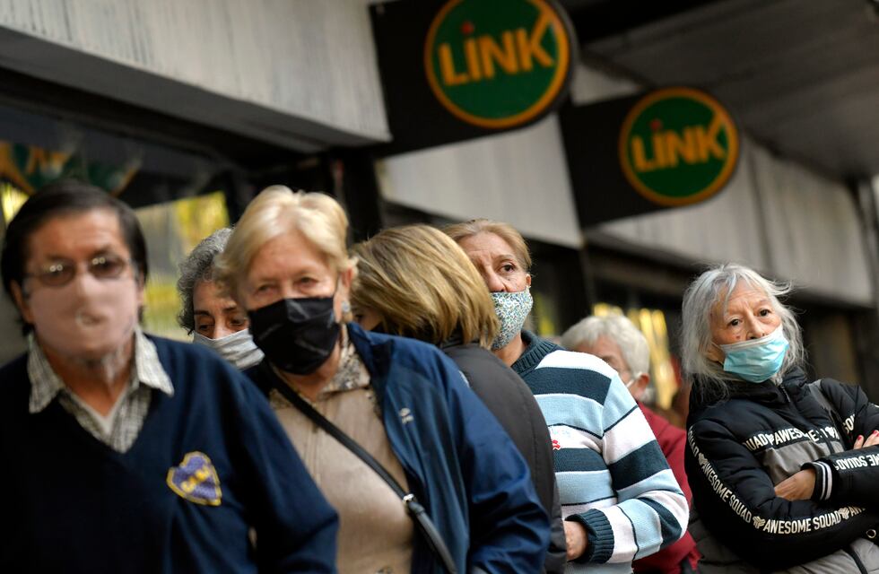 Desde este martes, los bancos ya no exigen la fe de vida a jubilados y pensionados
