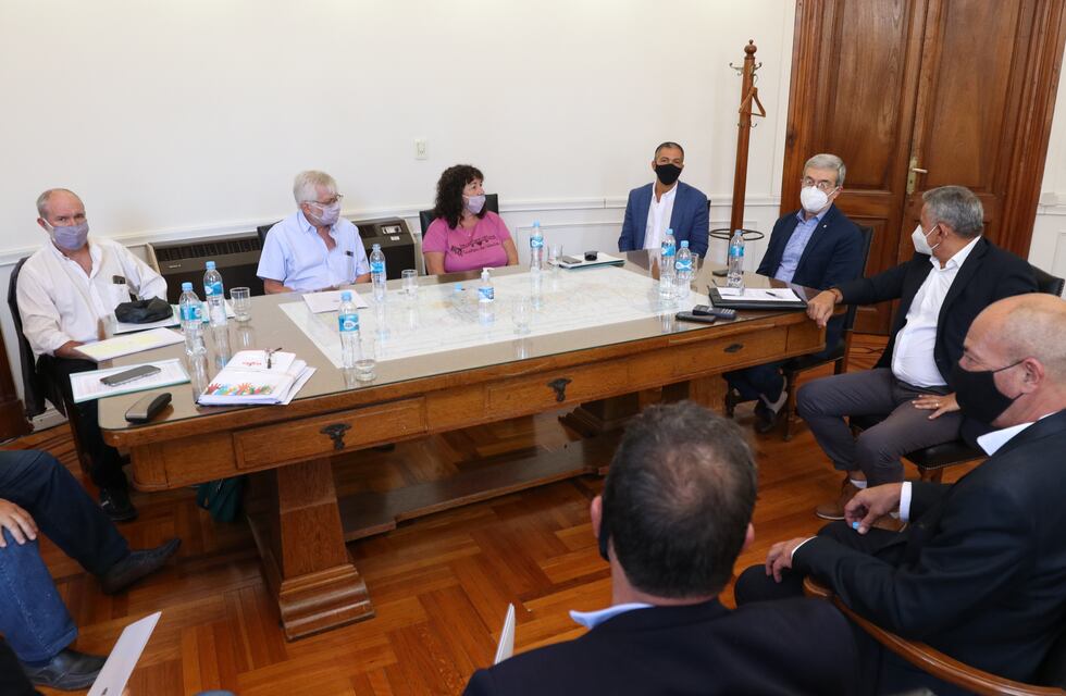 Paritaria de estatales: la Provincia anunció que avanzará con los pases a planta de contratados