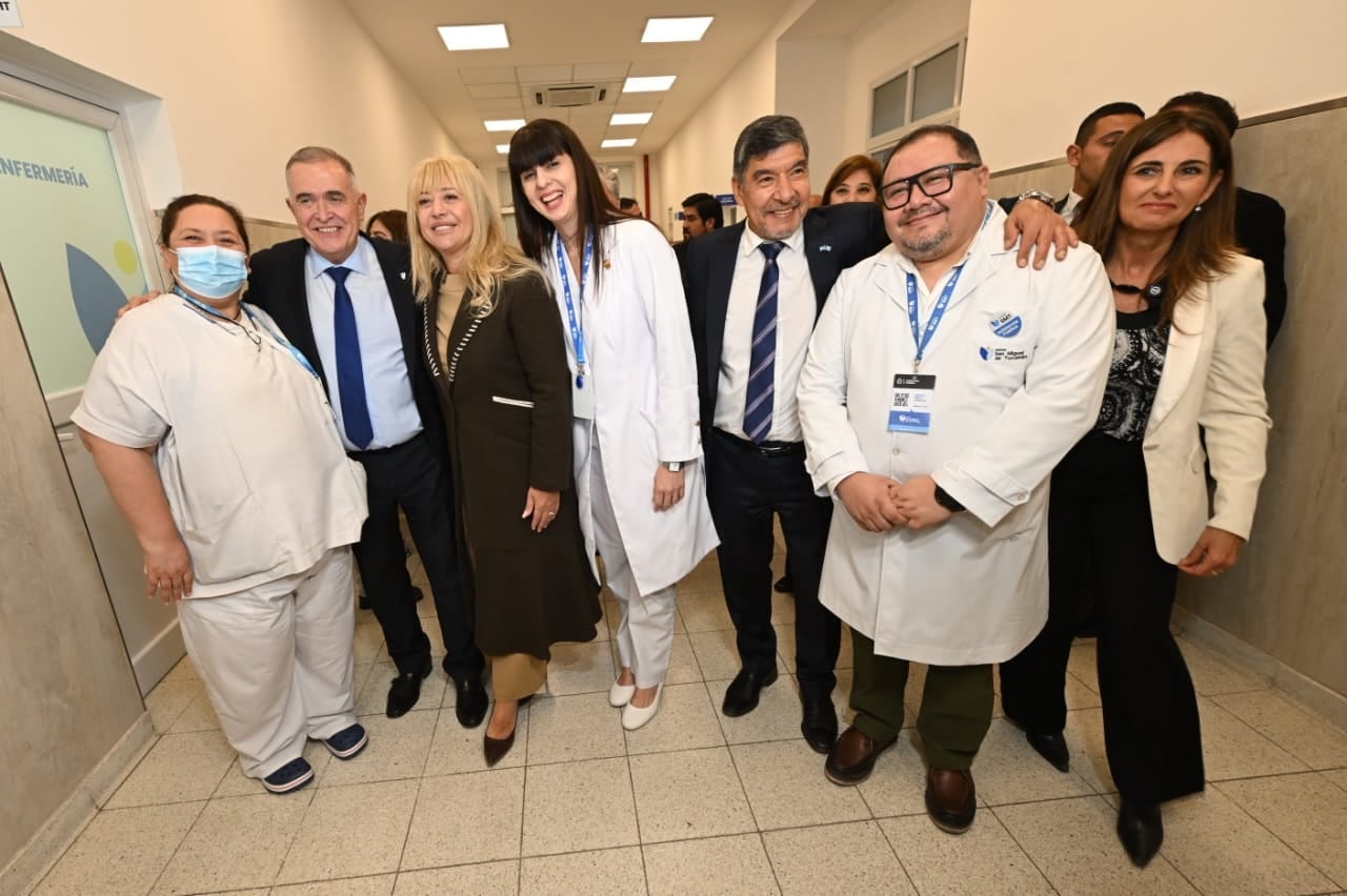 Con la presencia de Jaldo y Chahla, el histórico centro de salud de la capital amplía su capacidad diagnóstica y refuerza su servicio de emergencias.