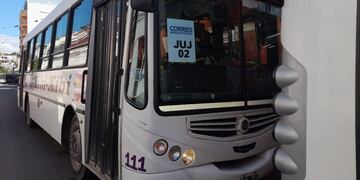 Las urnas fueron distribuidas desde primera hora de la mañana del sábado hacia toda la provincia, en colectivos que partieron desde inmediaciones de la sede central del Correo Argentino en San Salvador de Jujuy.