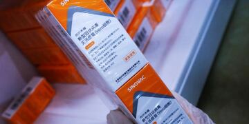 Polémica sobre las vacunas de Sinovac. (Foto: AP).