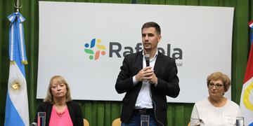 Entregaron becas a estudiantes universitarios