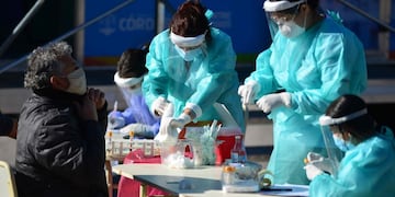 Contacto estrecho de coronavirus en Tandil: qué hacer si estuviste cerca de un caso positivo