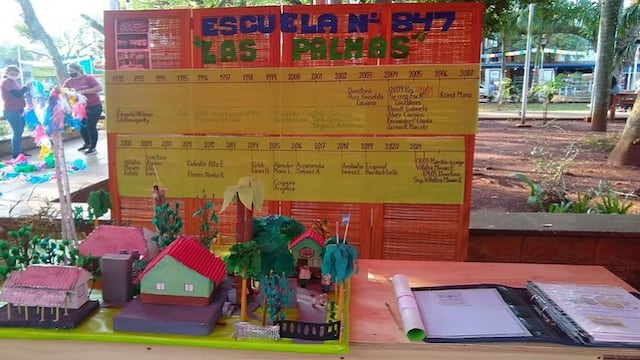 Alumnos de escuelas primarias de Eldorado realizaron exposición de maquetas en la plaza Sarmiento