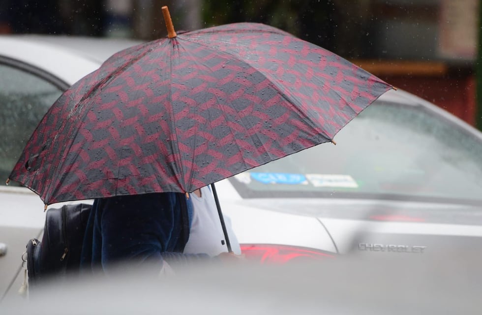 Llega el mal tiempo a Buenos Aires: cuándo empiezan las lluvias fuertes y las ráfagas de viento, según el SMN