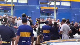 El momento de la piña quedo registrado y se hizo viral.
