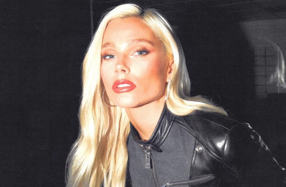 El día que Valentina Zenere celebró año nuevo con un vestido cut out turquesa