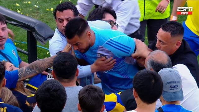 Fuera de sí, Chiquito Romero insultó se le fue encima a un plateista de Boca tras la derrota ante River. Fue suspendido y no atajará ante Belgrano / Gentileza.