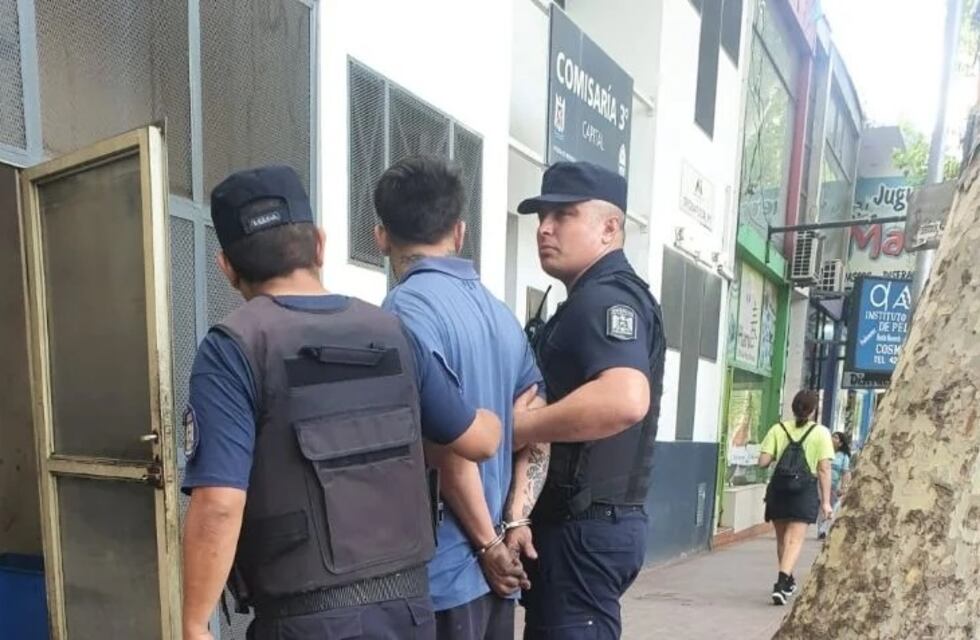 Violencia de género: logró salvar su vida al encerrarse en el baño para llamar al 911