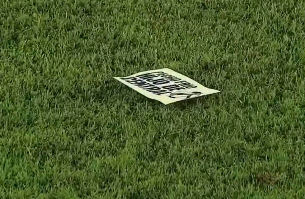 Una lluvia de panfletos del clásico rosarino sembró la bronca en Newell’s Old Boys