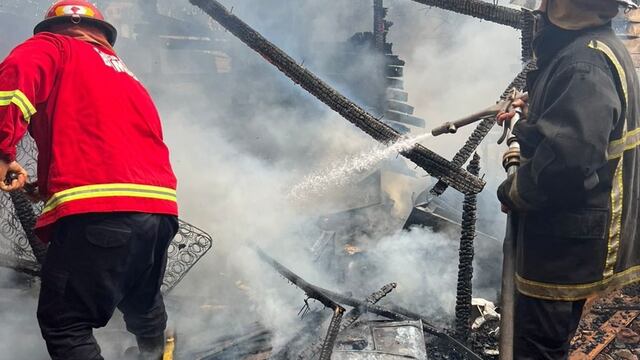 Oberá: una vivienda de madera fue consumida por un incendio en el barrio Norte.