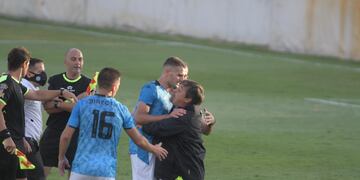 El técnico y el capitán Pablo Vegetti apuntaron contra Barracas Central por los incidentes.