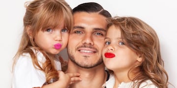 Mauro Icardi junto a Francesca e Isabella.