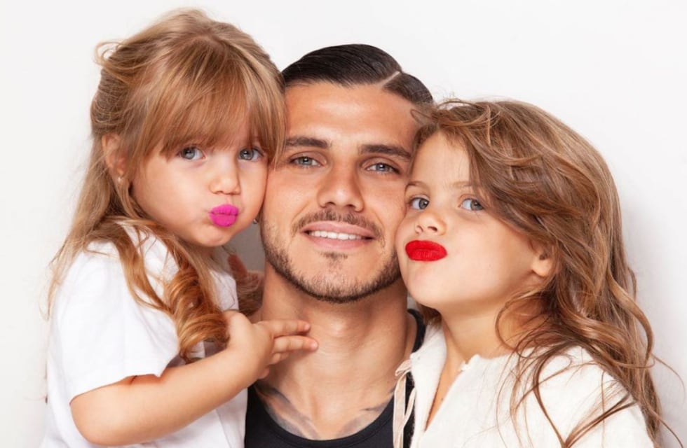 Cuál es el precio de las lujosas carteras que Mauro Icardi le regaló a sus hijas por San Valentín