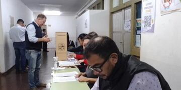 Elecciones en Misiones 2023: Daniel Behler emitió su voto en Oberá.