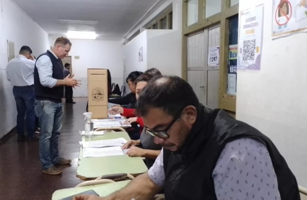 Elecciones en Misiones 2023: Daniel Behler emitió su voto en Oberá