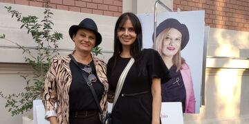 Daiana Ojeda junto a la embajadora de Córdoba Rosa, la periodista Karina Vallori.