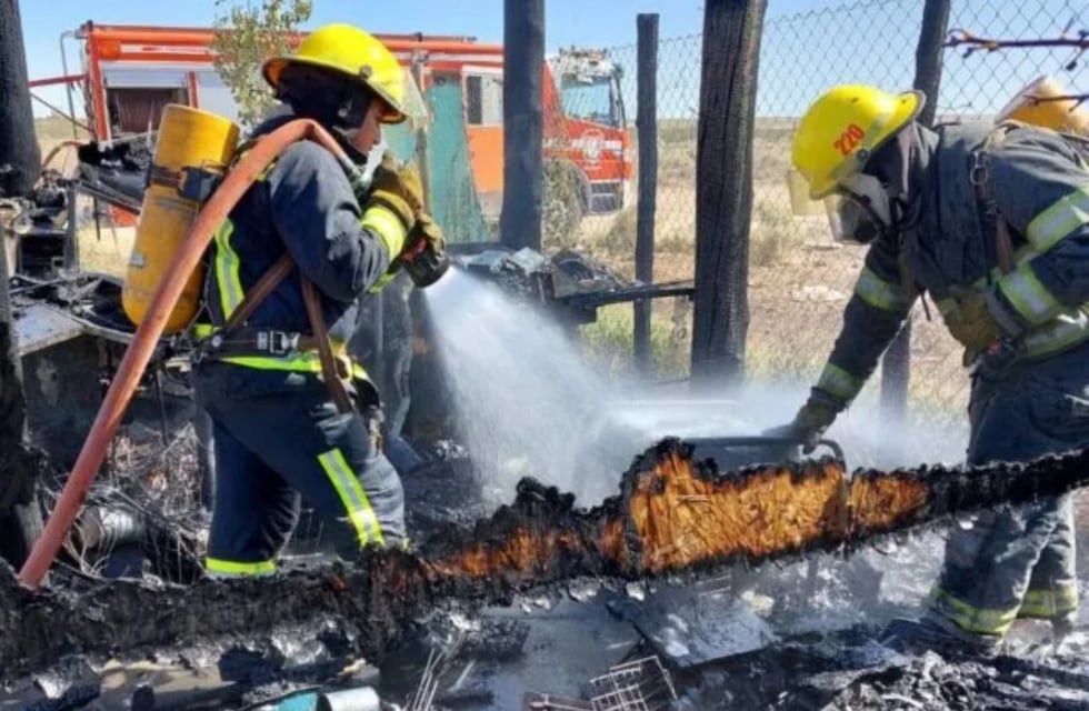 Un perro desencadenó un incendio en un galpón de Neuquén
