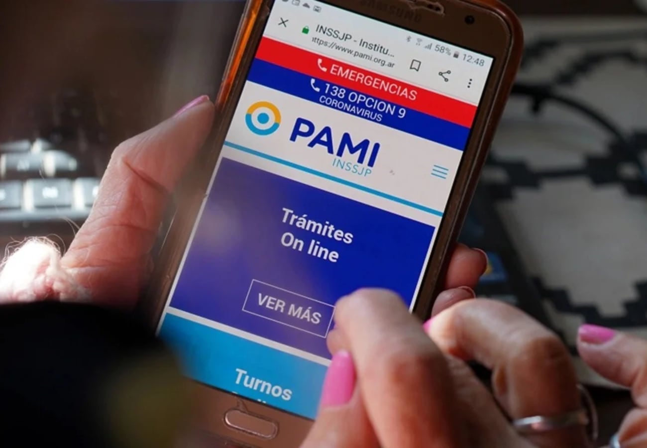 Varios jubilados recibieron mensajes fraudulentos a través de redes sociales.