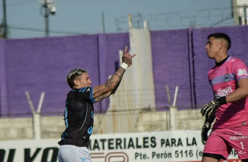 Estudiantes de Río Cuarto completó el gran momento del fútbol cordobés: está sexto