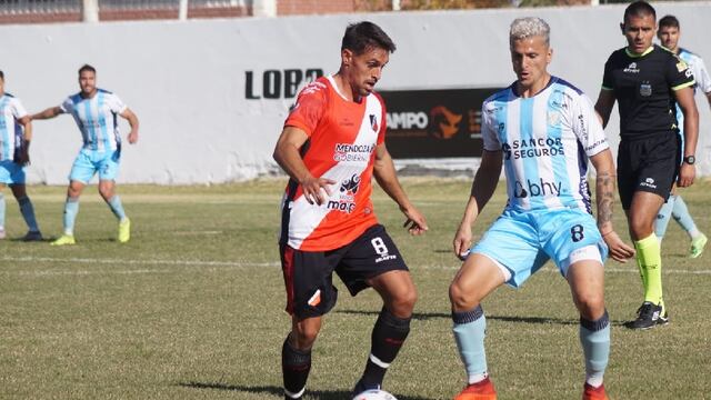 Deportivo Maipú y Temperley juegan por la Primera nacional en cancha de Montecaseros.