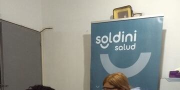 Soldini comenzó a vacunar a los adolescentes