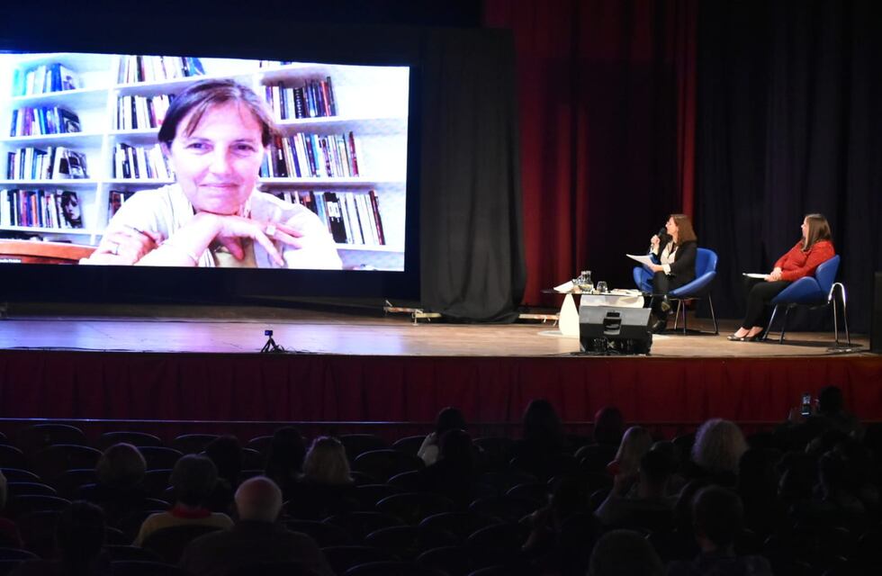 Claudia Piñeiro: “Los chicos necesitan las historias que tocan temas difíciles”