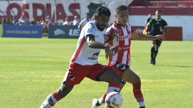 Maipú estuvo más cerca del gol que Instituto en un primer tiempo que terminó con emociones fuertes ( Los Andes).