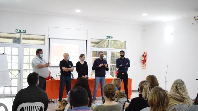 Capacitación en emergencias a empleados municipales