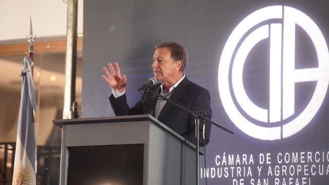 Rodolfo Suarez participó del almuerzo de las fuerzas vivas en San Rafael.