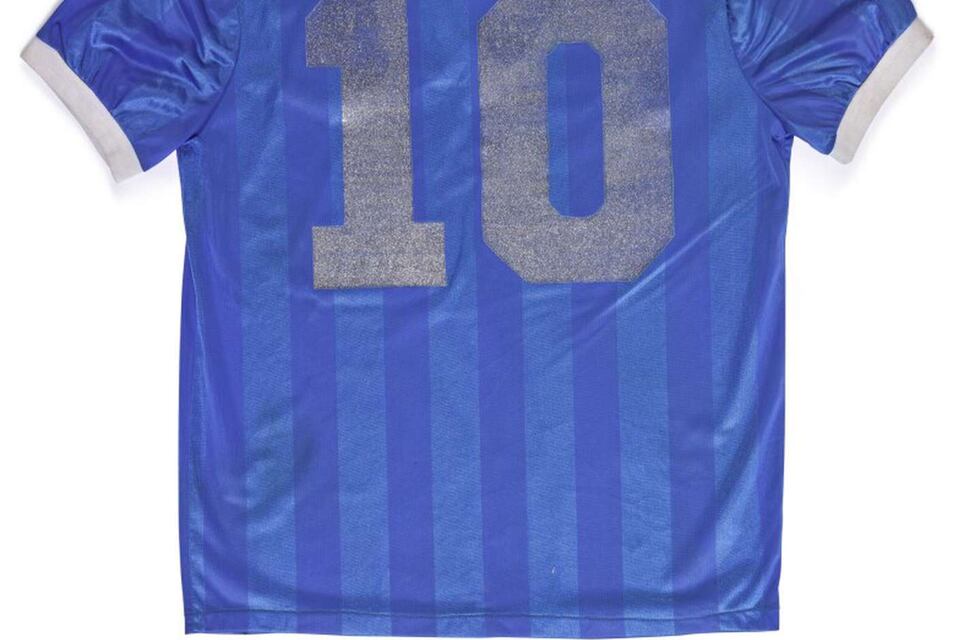 La camiseta de Maradona en el 86′ está a punto de ser el objeto deportivo más caro de la historia