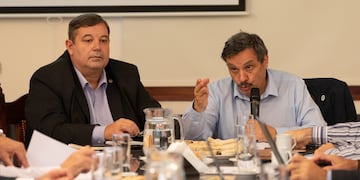 Enrique Mammarella y Rodolfo Tecchi, durante las deliberaciones del Consejo Interuniversitario Nacional (CIN) en Jujuy.