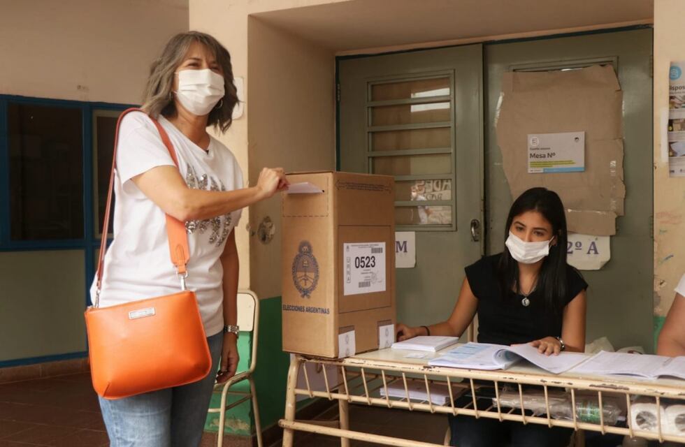 Elecciones 2021: Claudia Gauto votó en Posadas y manifestó que “Lo bueno y destacable es que la votación es ágil”