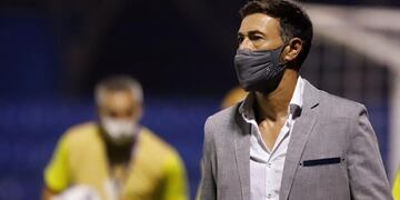 El director técnico consideró que el árbitro perjudicó a su equipo al no cobrar dos penales. (TyC Sports)
