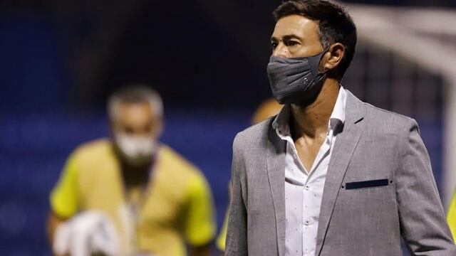 El director técnico consideró que el árbitro perjudicó a su equipo al no cobrar dos penales. (TyC Sports)
