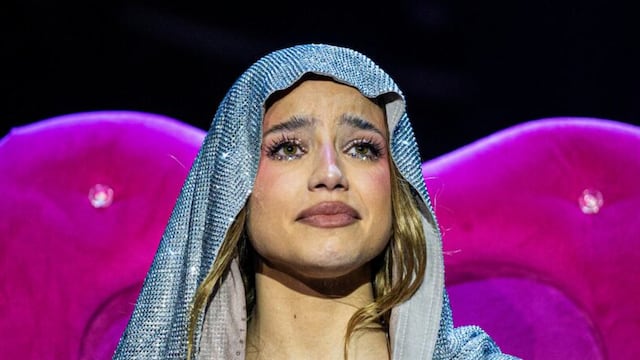 Emilia Mernes rompió en llanto en pleno show: el video que preocupó a sus fans