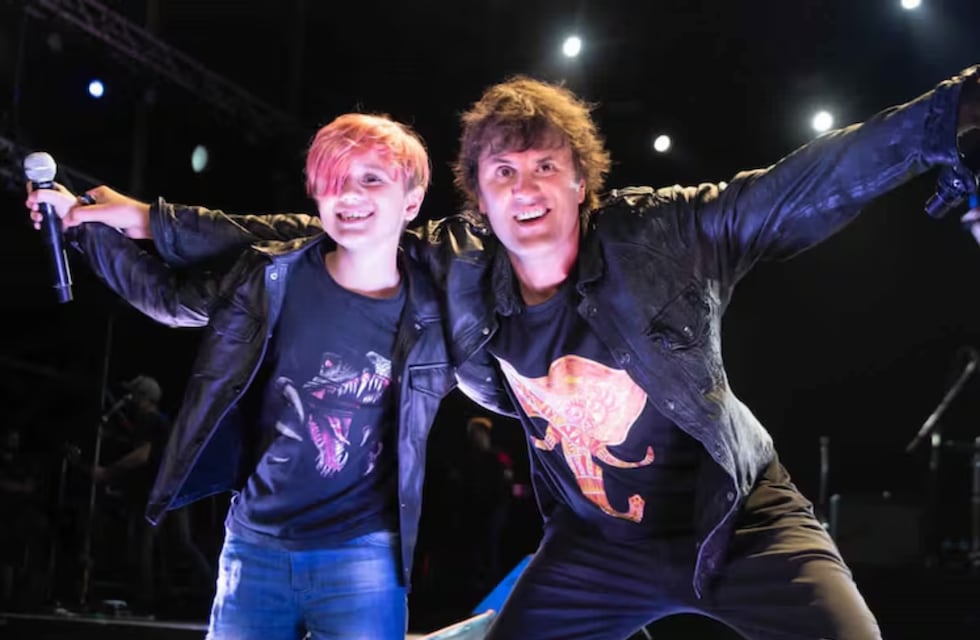 Así está hoy Alejandro, el hijo de Ciro Martínez, a sus 13 años, que se subió a cantar con Los Piojos