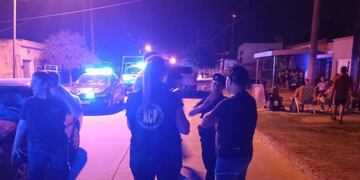 El hombre de 43 años cayó sin vida en una vivienda ubicada sobre El Hornero al 300.