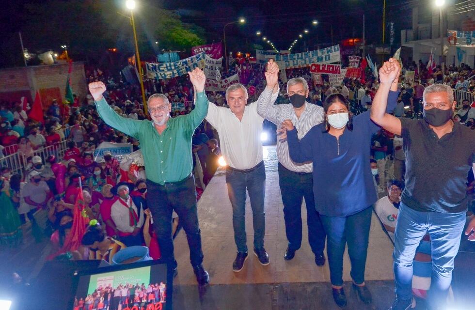 Morales abogó por “seguir soñando y emprendiendo, para tener un futuro mejor”