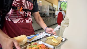 Reabre el Comedor Universitario de la UNC con precios accesibles.