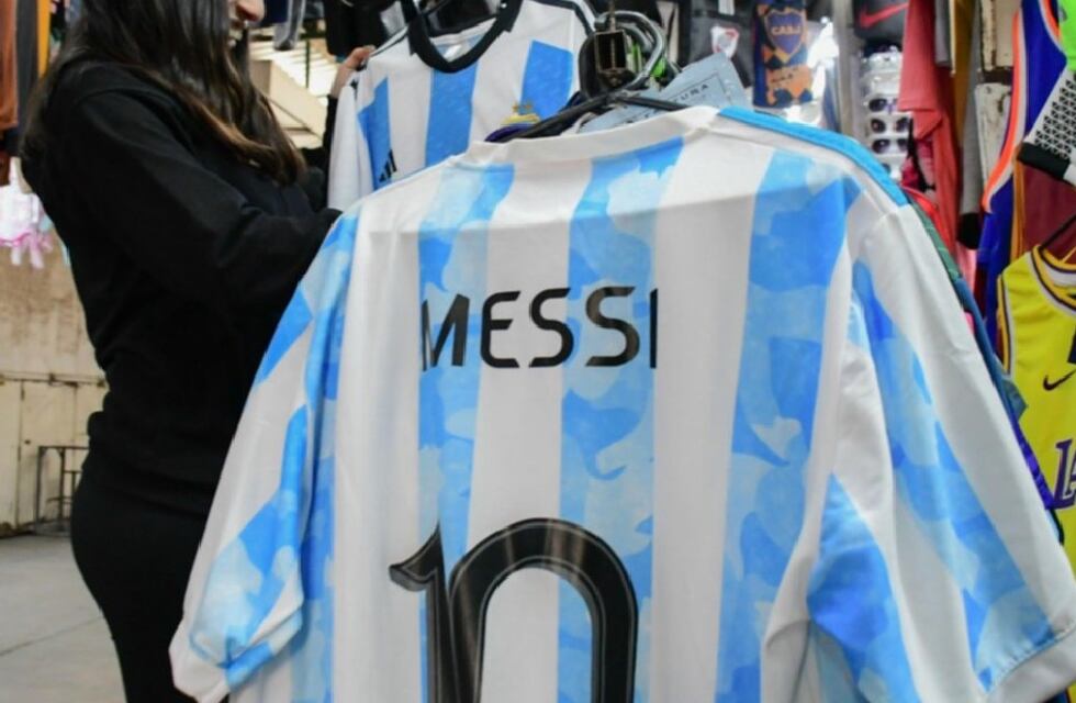 Mundial de Qatar: Cuánto cuesta armar el cotillón para alentar a la Scaloneta desde San Juan