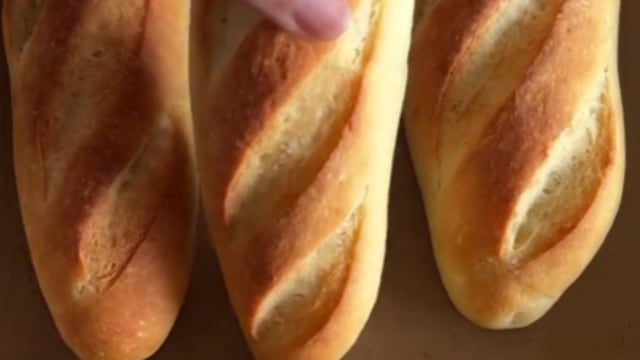 Cómo hacer pan casero mejor que el de la panadería: receta súper fácil con solo 4 ingredientes