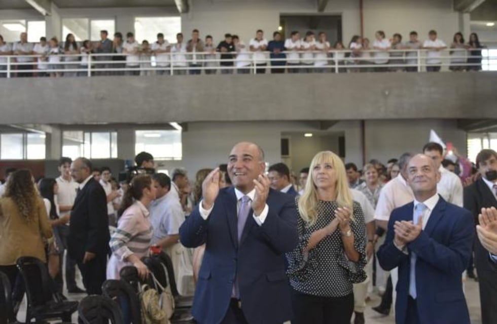 Manzur inauguró un polo tecnológico orientado a la inserción laboral