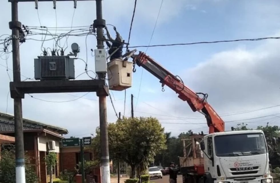 Ampliación del servicio y mejoras del tendido eléctrico en Gobernador Roca