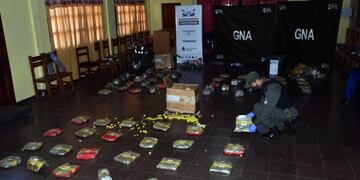 Golpe al narcotráfico: decomisaron droga camuflada en golosinas
