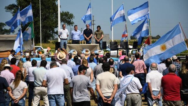 Protesta de productores agropecuarios en Armstrong. (Juan José García)